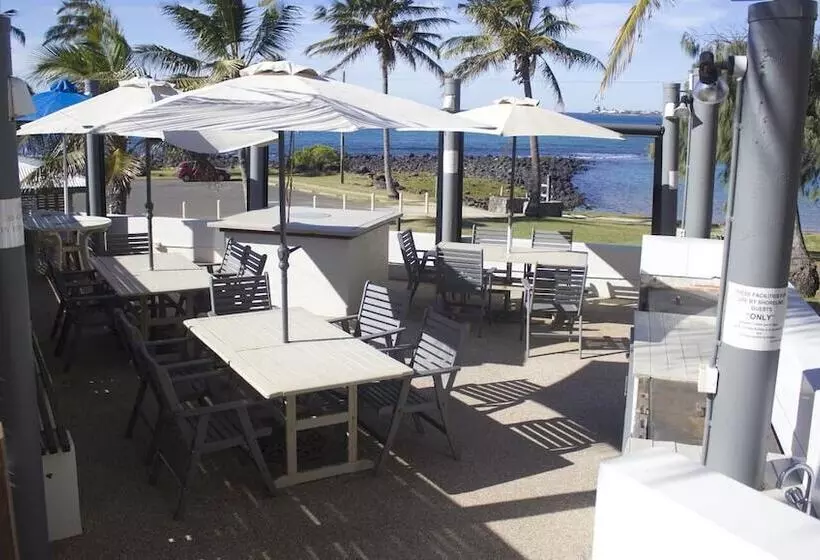 모텔 Bargara Shoreline Apartments