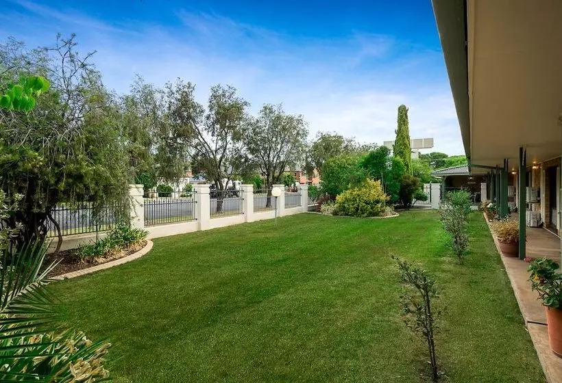 モーテル Garden City Motor Inn