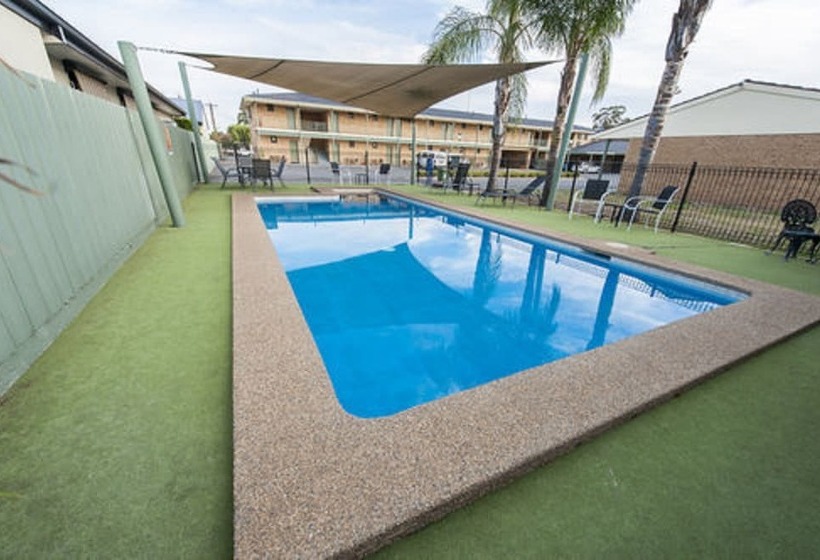 فندق على الطريق Garden City Motor Inn