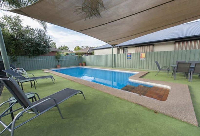 فندق على الطريق Garden City Motor Inn