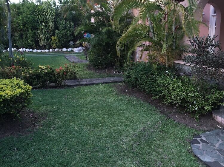 Beachcross Villa Apartments