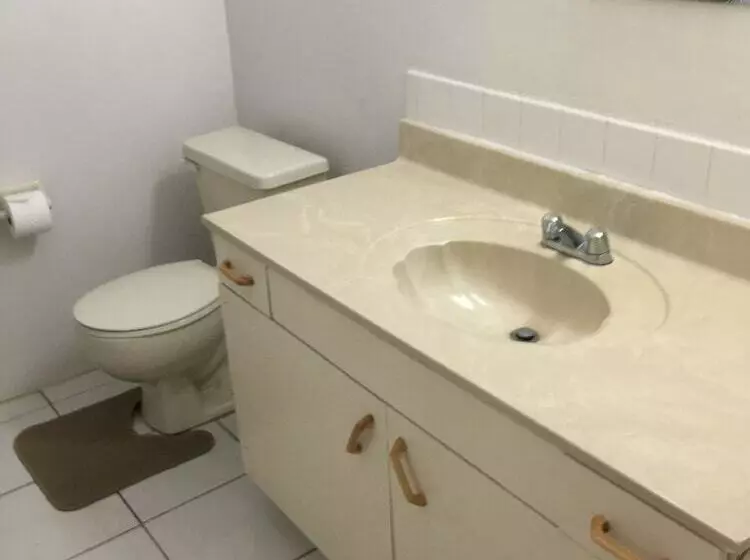 Beachcross Villa Apartments