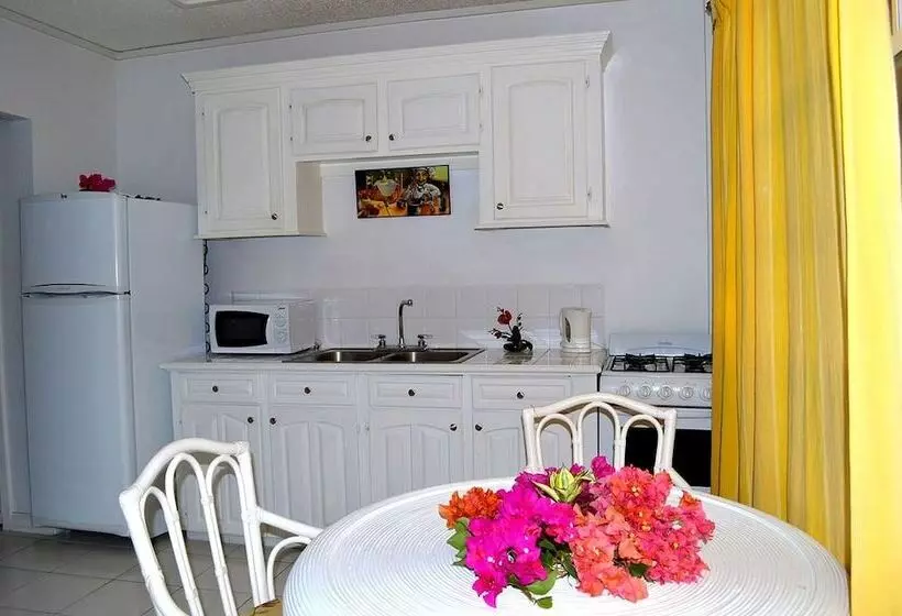 Beachcross Villa Apartments