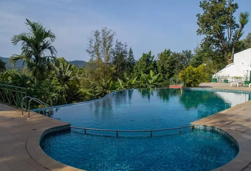 Отель Amritara Ambatty Greens Resort