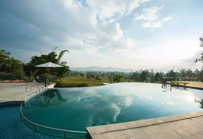 Отель Amritara Ambatty Greens Resort