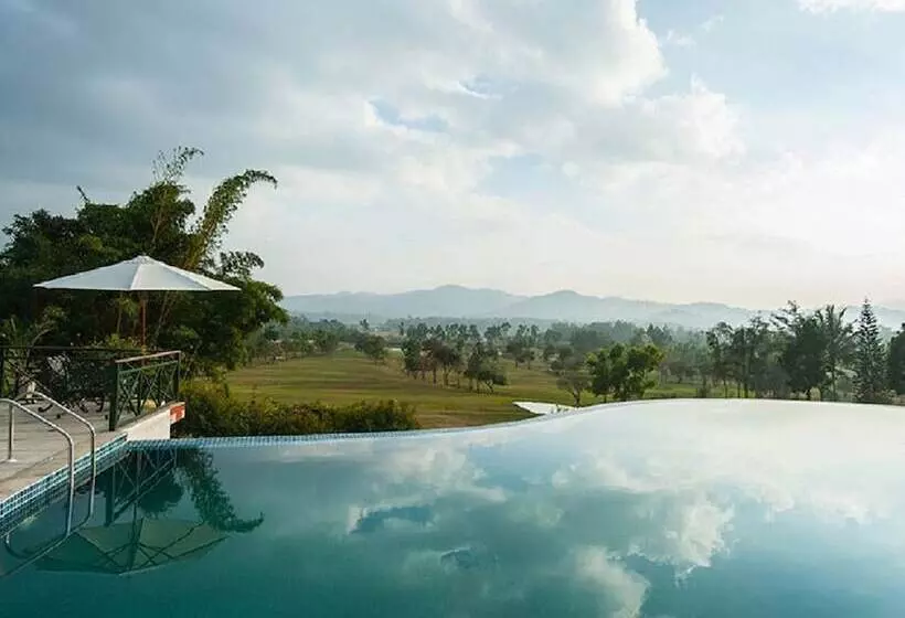 Отель Amritara Ambatty Greens Resort