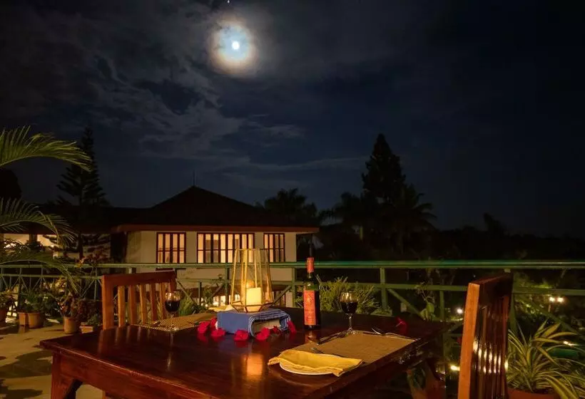 Отель Amritara Ambatty Greens Resort