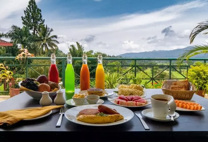 Отель Amritara Ambatty Greens Resort