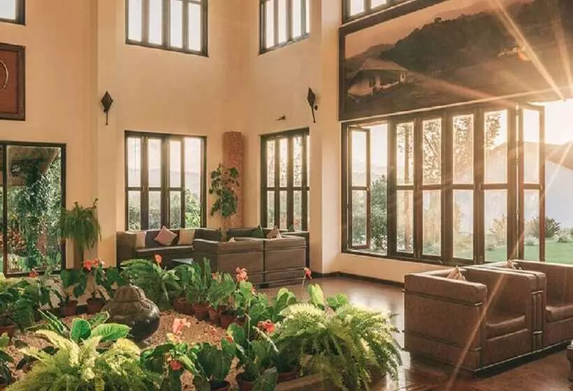 Отель Amritara Ambatty Greens Resort