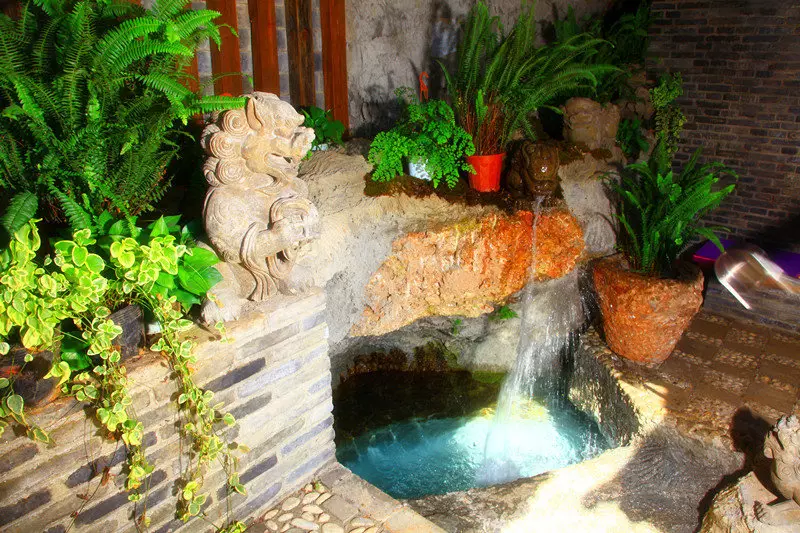 Hotelli Blossom Hill Inn Lijiang Springland