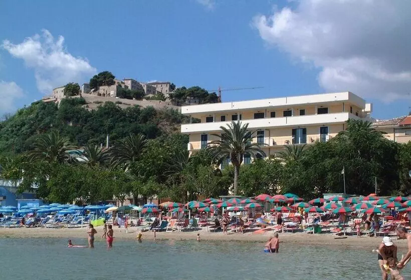ホテル Capital