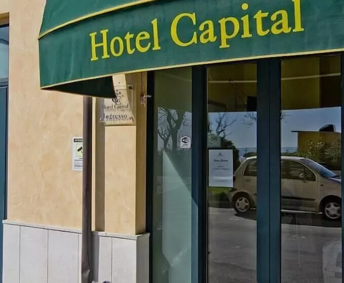 ホテル Capital