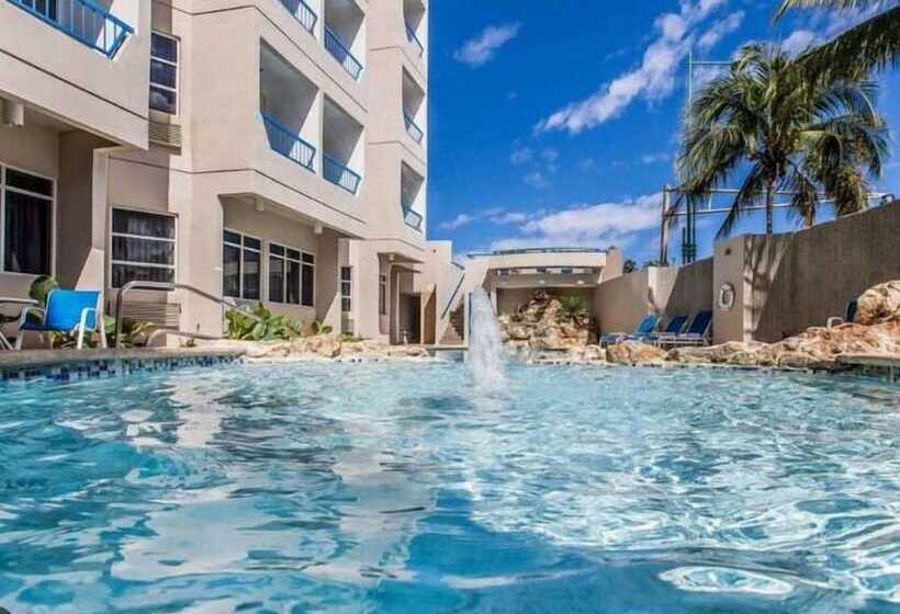 هتل Comfort Inn & Suites