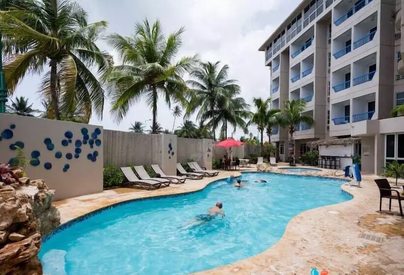 هتل Comfort Inn & Suites