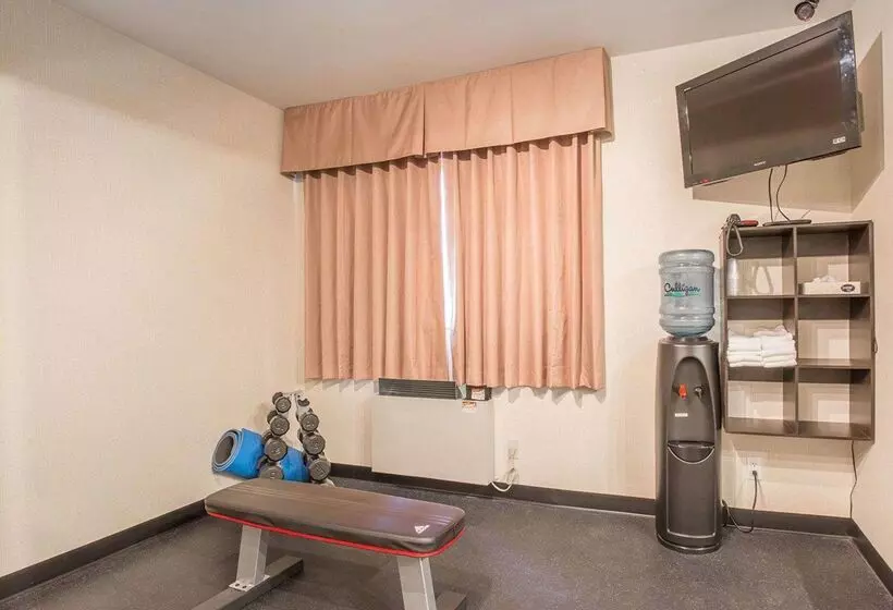 Отель Econo Lodge