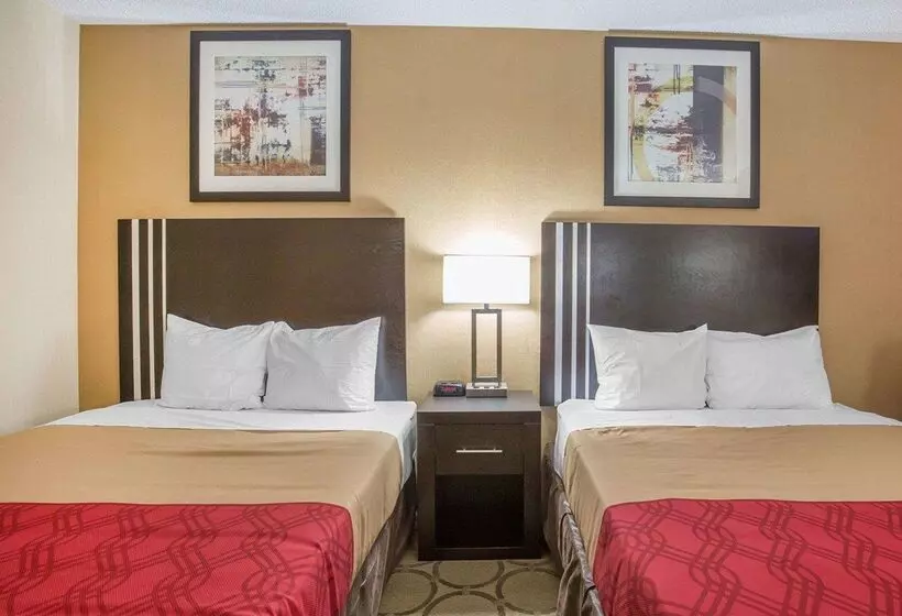 Отель Econo Lodge