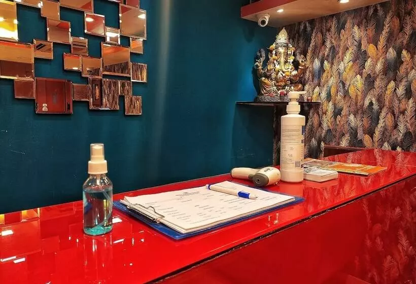 ホテル Narayani Enclave