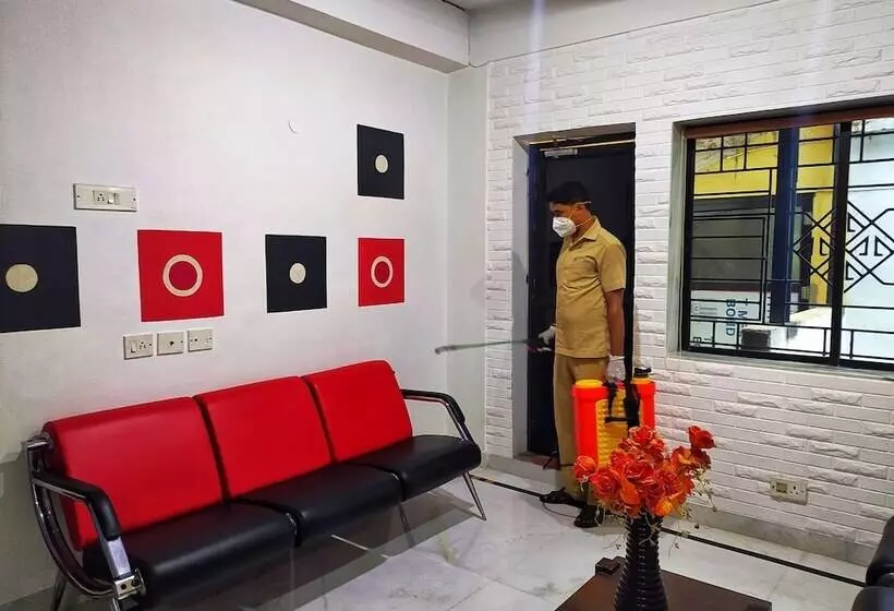ホテル Narayani Enclave