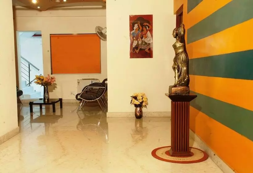 ホテル Narayani Enclave