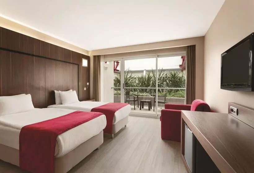 Hotel Ramada Encore By Wyndham Izmir