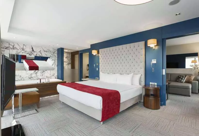 Hotel Ramada Encore By Wyndham Izmir