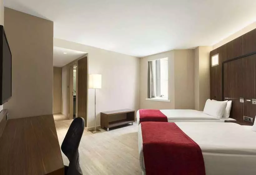 Hotel Ramada Encore By Wyndham Izmir