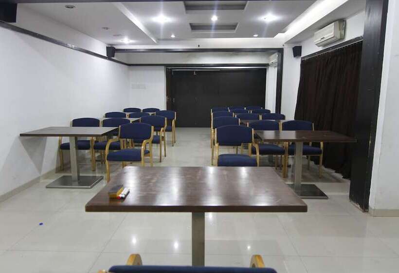 هتل Rapid Lakme Executive