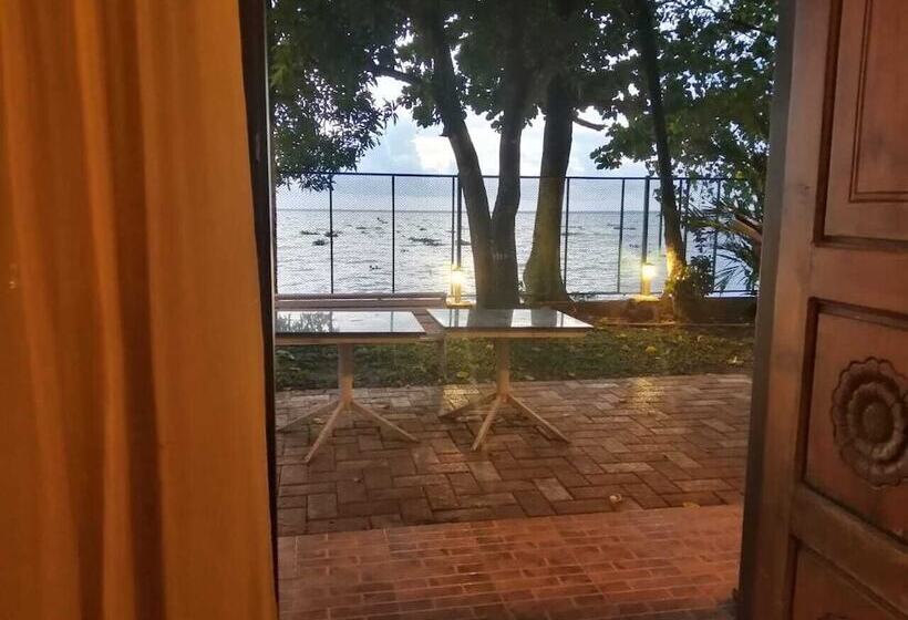 호텔 Saro Lake County