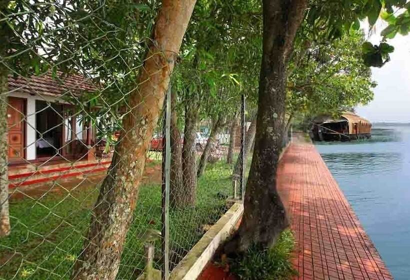 호텔 Saro Lake County