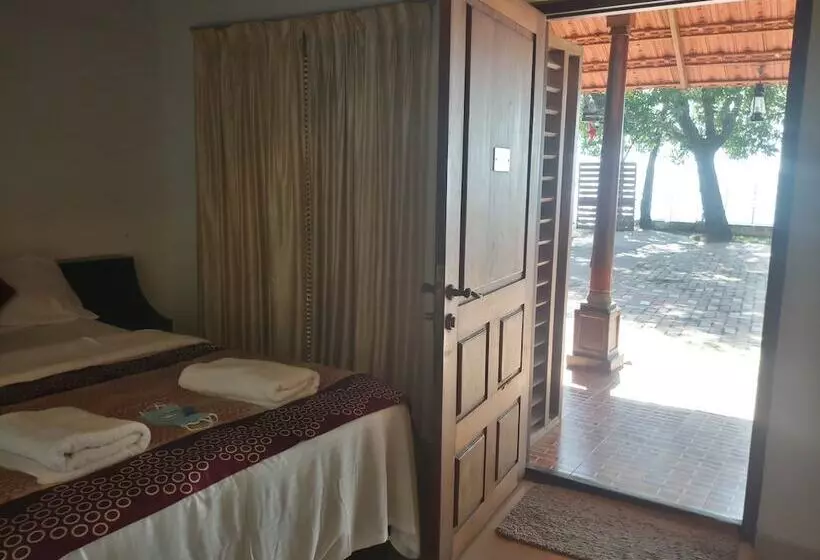 酒店 Saro Lake County