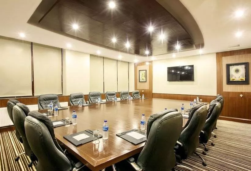 هتل The Grand Dragon Ladakh