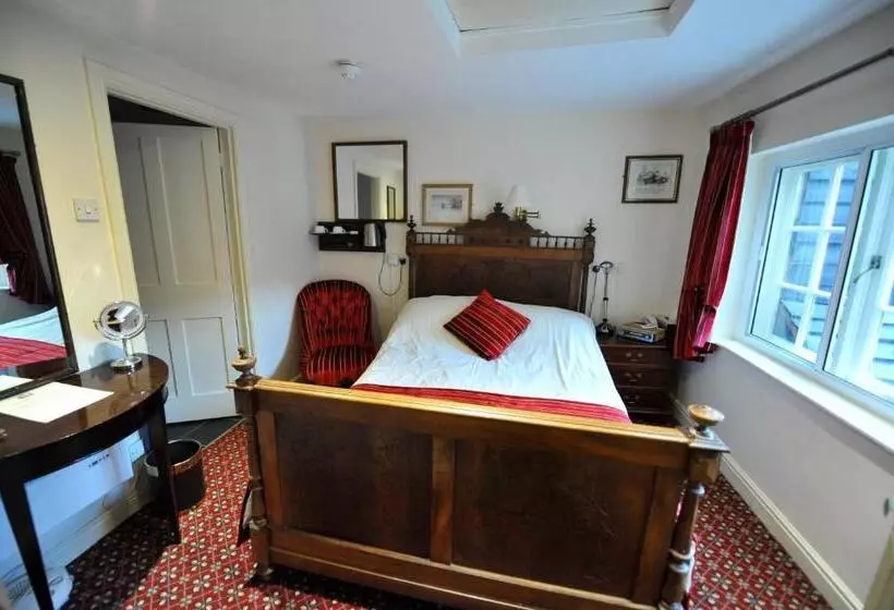 Hotelli The Greyhound Coaching Inn