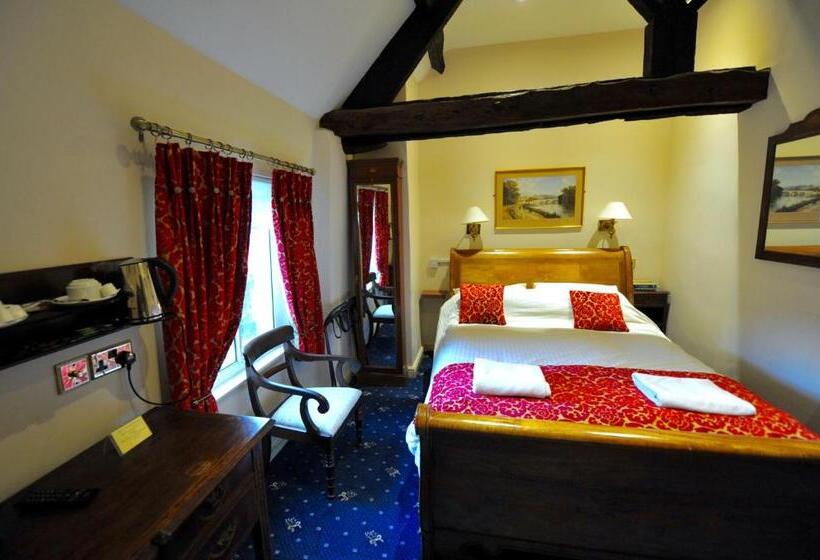 בית מלון כפרי The Greyhound Coaching Inn