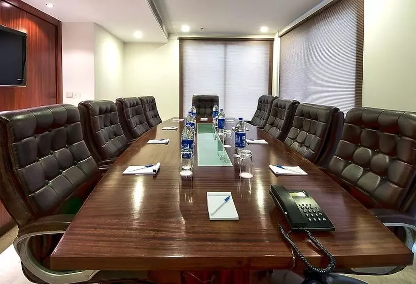 The Golden Palms Hotel And Spa