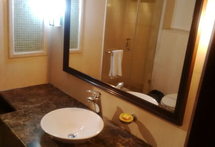 The Golden Palms Hotel And Spa