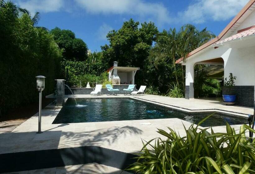 تختخواب و صبحانه Kaze Silas