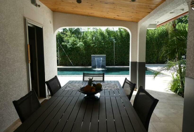 تختخواب و صبحانه Kaze Silas