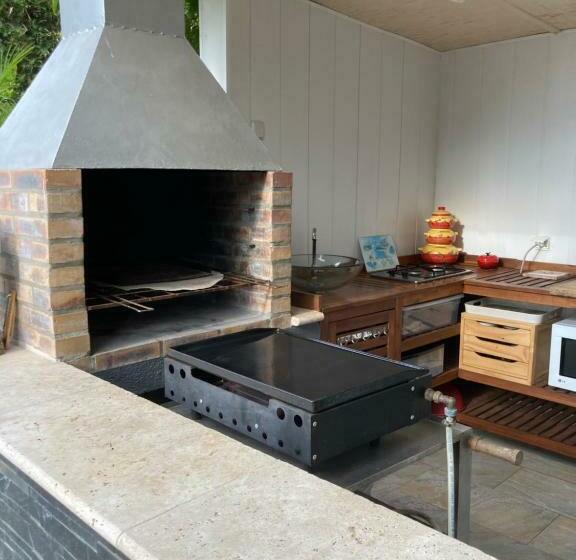 تختخواب و صبحانه Kaze Silas