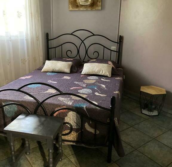 تختخواب و صبحانه Kaze Silas