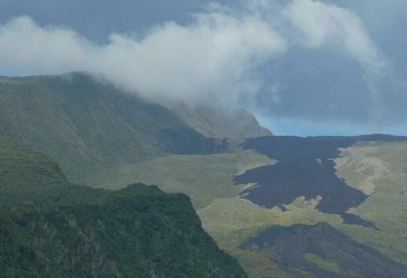 تختخواب و صبحانه Kaze Silas