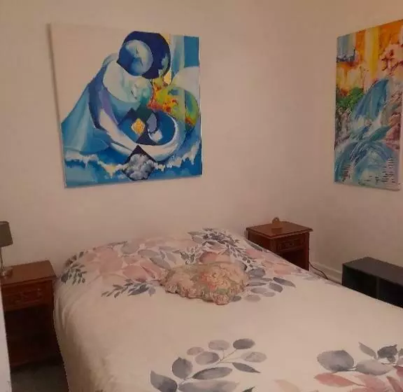 ベッドアンドブレックファースト La Chambre De Garance Et Ses Couleurs D Art