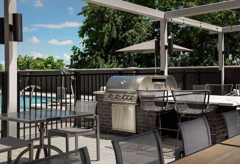 Otel Homewood Suites By Hilton Louisville Airport