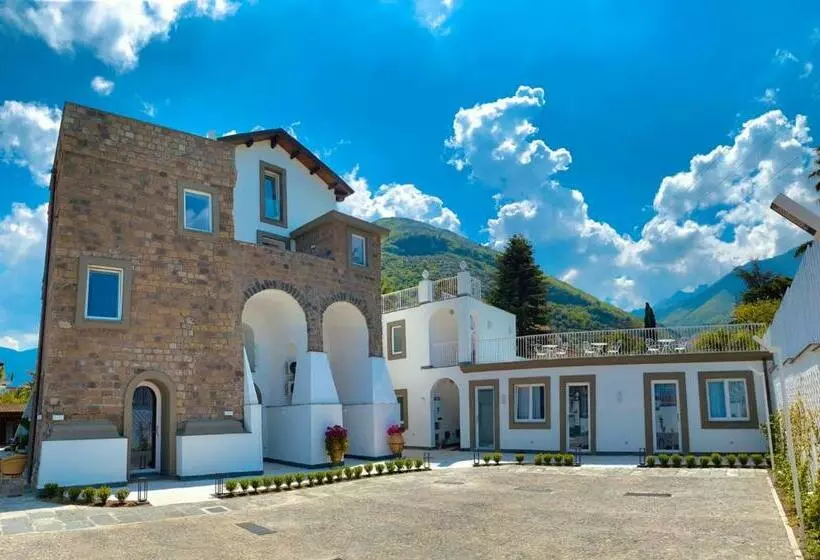 پانسیون Villa Pia Suites