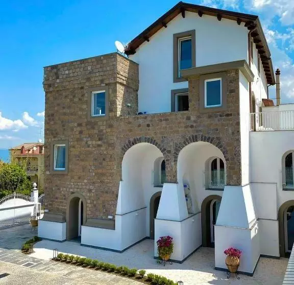 پانسیون Villa Pia Suites