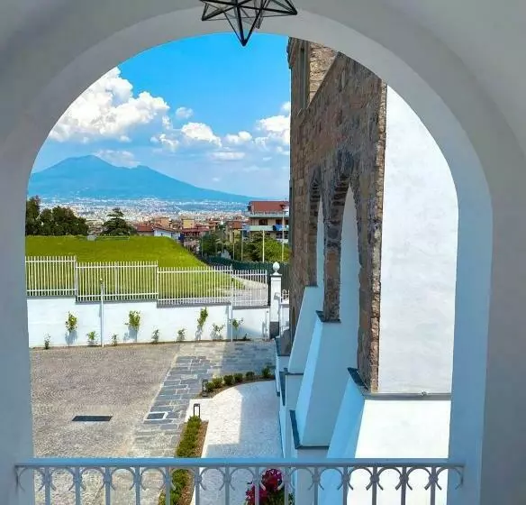 پانسیون Villa Pia Suites