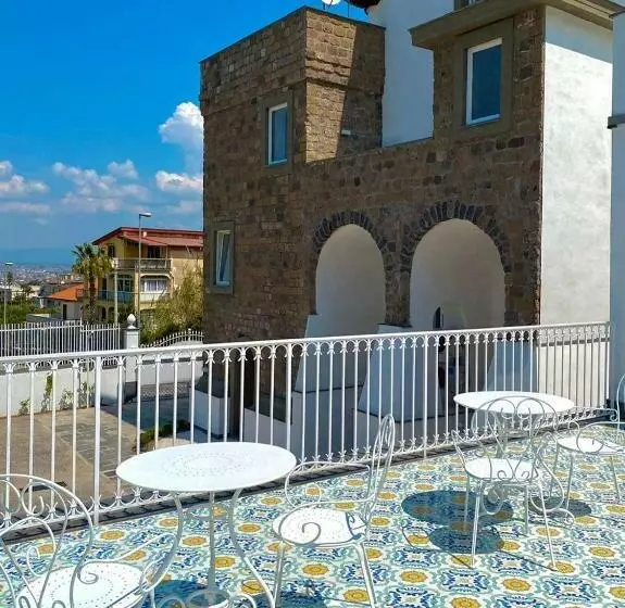 پانسیون Villa Pia Suites