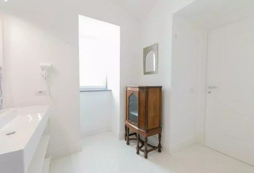 پانسیون Villa Pia Suites