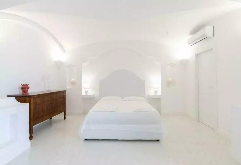 پانسیون Villa Pia Suites