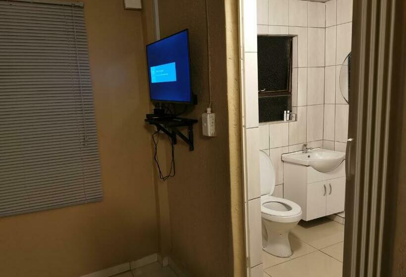 פנסיון Lala Bush