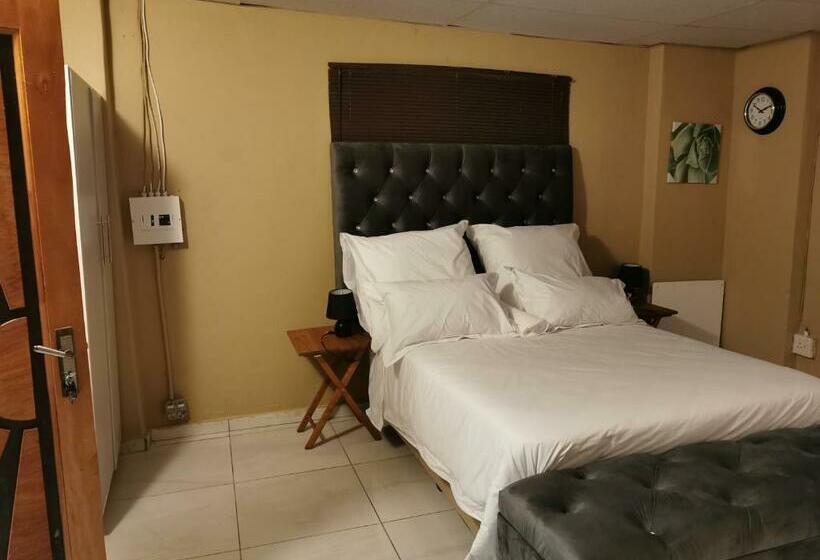 פנסיון Lala Bush